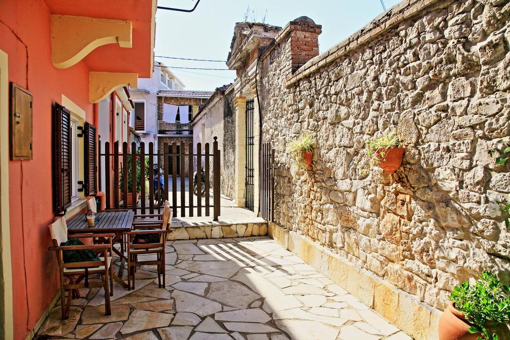 Nina Apartment Гайос Екстериор снимка